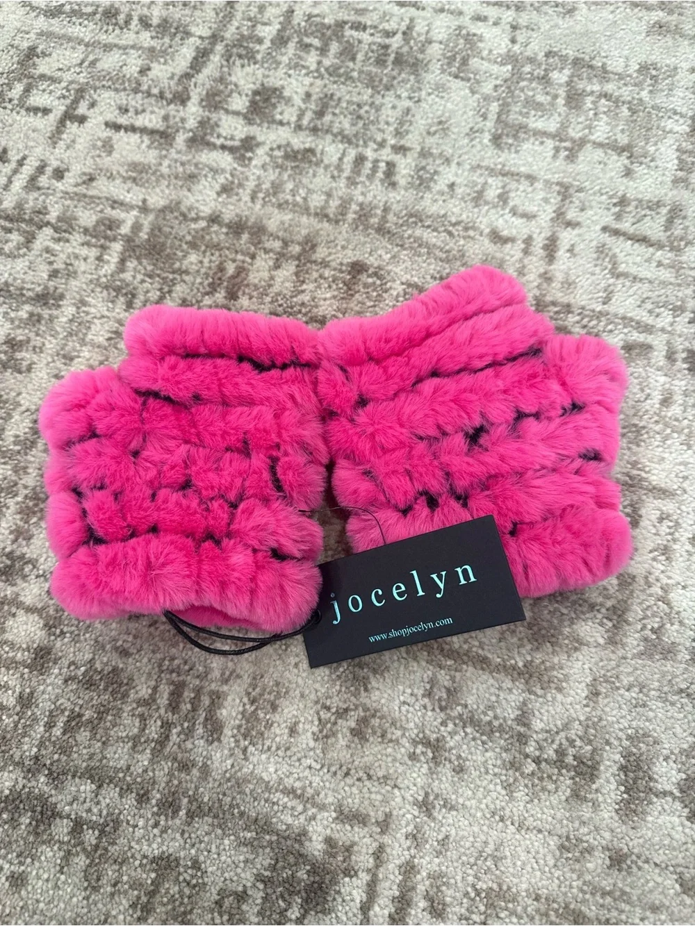 NWT Jocelyn Faux Fur Fingerless Mittens Hot Pink Winter Cute